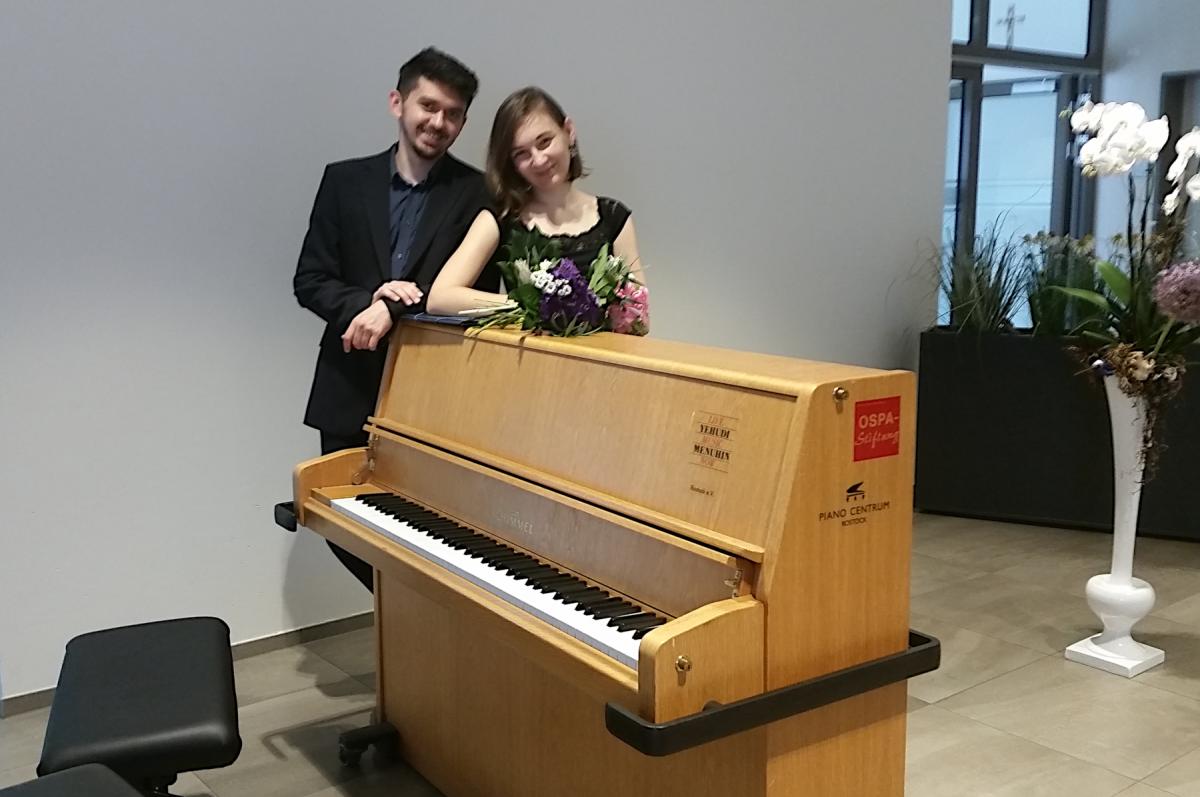 „Eine musikalische Weltreise“ am Klavier mit dem Klavierduo Dorota Motyczynska & Pawel Motyczynski
